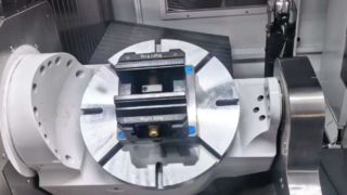 CNC-Vorrichtung der Serie AST 9652 mit präziser Werkstückspannung und selbstzentrierender Langstruktur