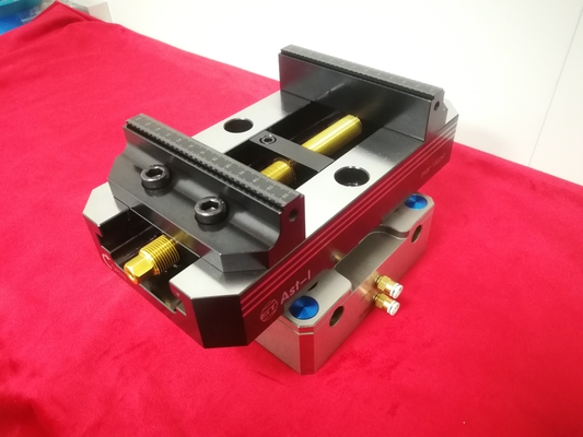 Einstellbare 155-mm-CNC-Arbeitshalteachsenbefestigungen Flexibler selbstzentrierender Schraubstock