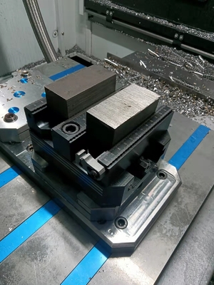 5-Achsen-Schraubstock aus Stahl 75 mm austauschbarer vertikaler Frässchraubstock 75150D