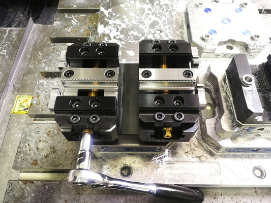 3-kg-Achsenbefestigungen 50 mm Spannbereich 4-Achsen-Schraubstock Edelstahl