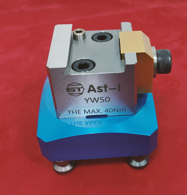 OEM-Präzisions-Schwalbenschwanzbefestigung 4-Achsen-Maschine aus legiertem Stahl YW50-52