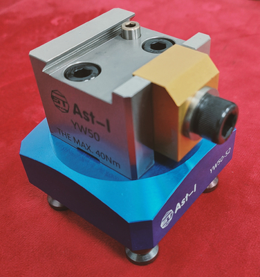 OEM-Präzisions-Schwalbenschwanzbefestigung 4-Achsen-Maschine aus legiertem Stahl YW50-52