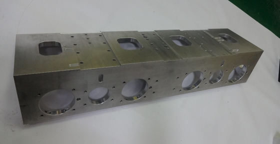 Entgraten von CNC-Bearbeitungsteilen 850 mm Präzisions-CNC-Kupferteile