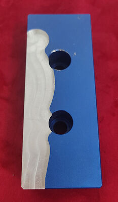 Verhärtetes Stahlwerk mit 18KN Schließkraft und 0,005mm Wiederholgenauigkeit für CNC-Bearbeitung