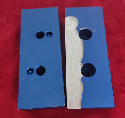 Verhärtetes Stahlwerk mit 18KN Schließkraft und 0,005mm Wiederholgenauigkeit für CNC-Bearbeitung