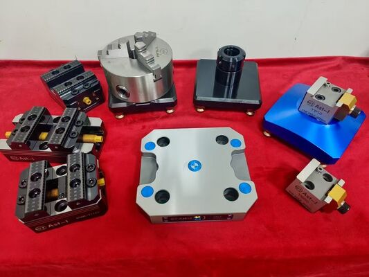 Verhärtetes Stahlwerk mit 18KN Schließkraft für 3/4/5-Achsen-CNC-Bearbeitung
